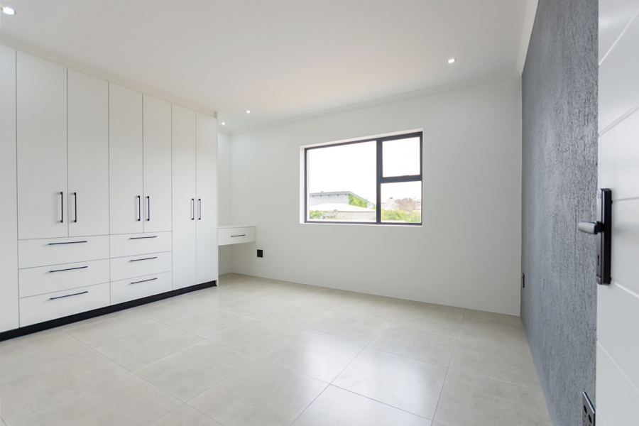 3 Bedroom Property for Sale in Myburgh Park Western Cape